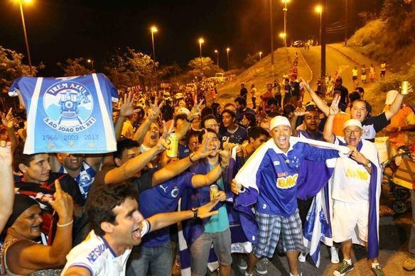 Torcida do Cruzeiro no Barrado