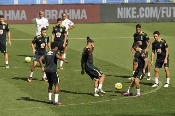 Nesta quarta-feira  tarde (09/11), Seleo Brasileira fez mais um treino no Mineiro e encerrou preparao para enfrentar a Argentina pelas Eliminatrias da Copa do Mundo