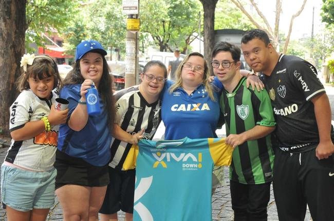 Integrantes do Instituto Viva Down visitaram estdio da TV Alterosa 