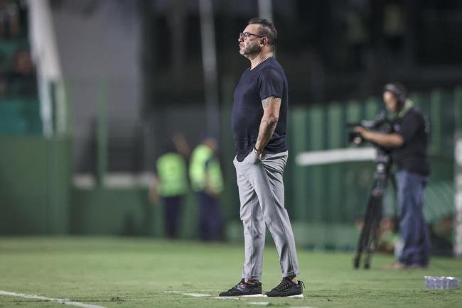 Fotos do jogo entre Gois e Atltico no Estdio da Serrinha, em Goinia, pela quarta rodada do Campeonato Brasileiro