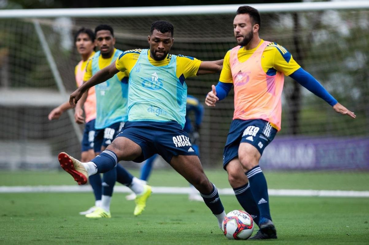 Fotos do treino do Cruzeiro desta segunda-feira (18/10)