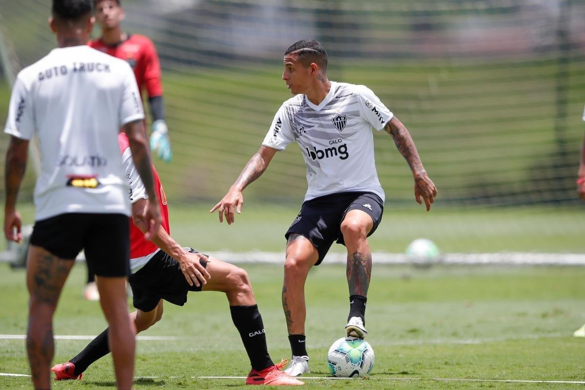 Aps polmica balada, Dylan e Marrony participam normalmente do treino na Cidade do Galo
