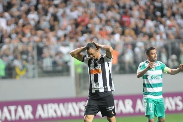 Fotos do primeiro tempo do jogo entre Atltico e La Equidad, no Independncia, pela Copa Sul-Americana