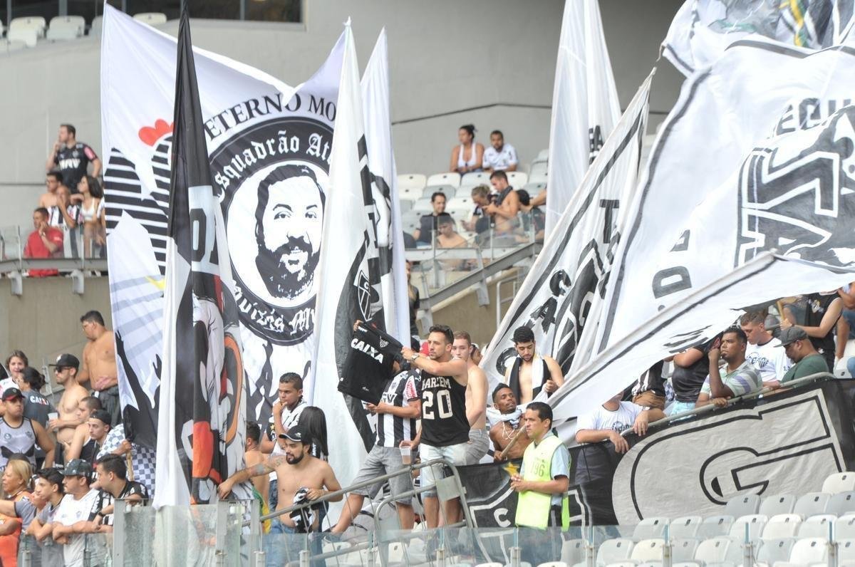 Fotos da torcida do Atltico na primeira final do Mineiro, contra o Cruzeiro, no Mineiro