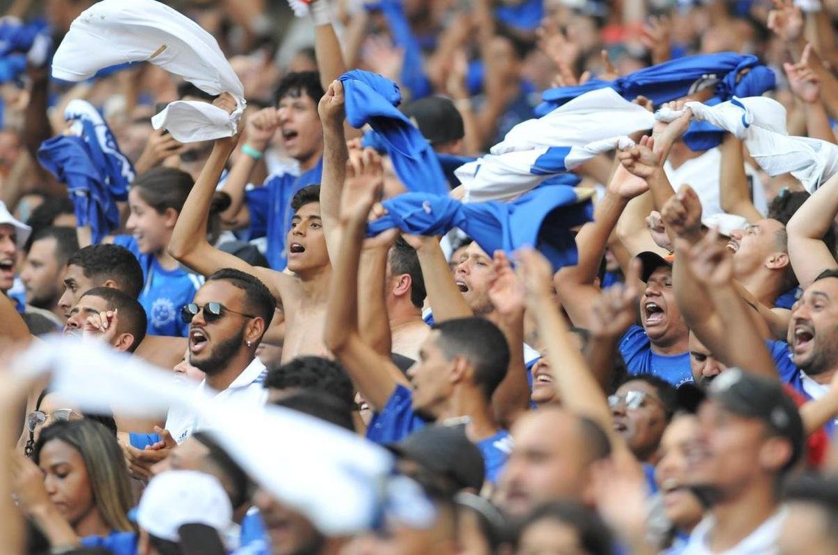 Fotos da torcida do Cruzeiro no duelo contra o Novorizontino, neste domingo (17), no Mineiro, em Belo Horizonte. Jogo  vlido pela 18 rodada da Srie B do Campeonato Brasileiro.