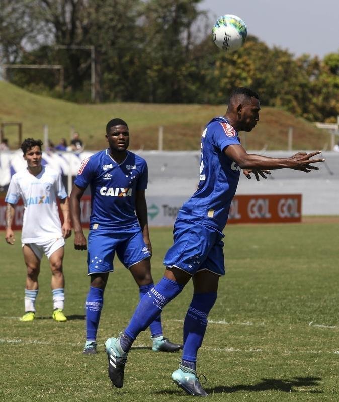 Cruzeiro chegou a abrir 2 a 0 sobre o Londrina, com gols de Lucas Silva e Sassá, mas cedeu o empate no segundo tempo e perdeu nos pênaltis por 3 a 1. Time foi eliminado na semifinal da Primeira Liga.
