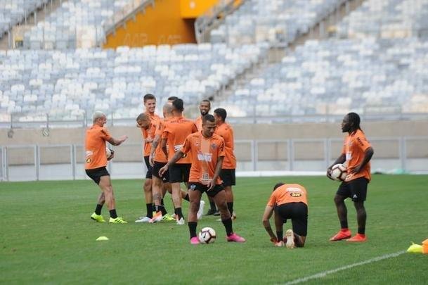 Brasileiros e argentinos se enfrentam nesta quinta-feira, s 21h30, no Mineiro