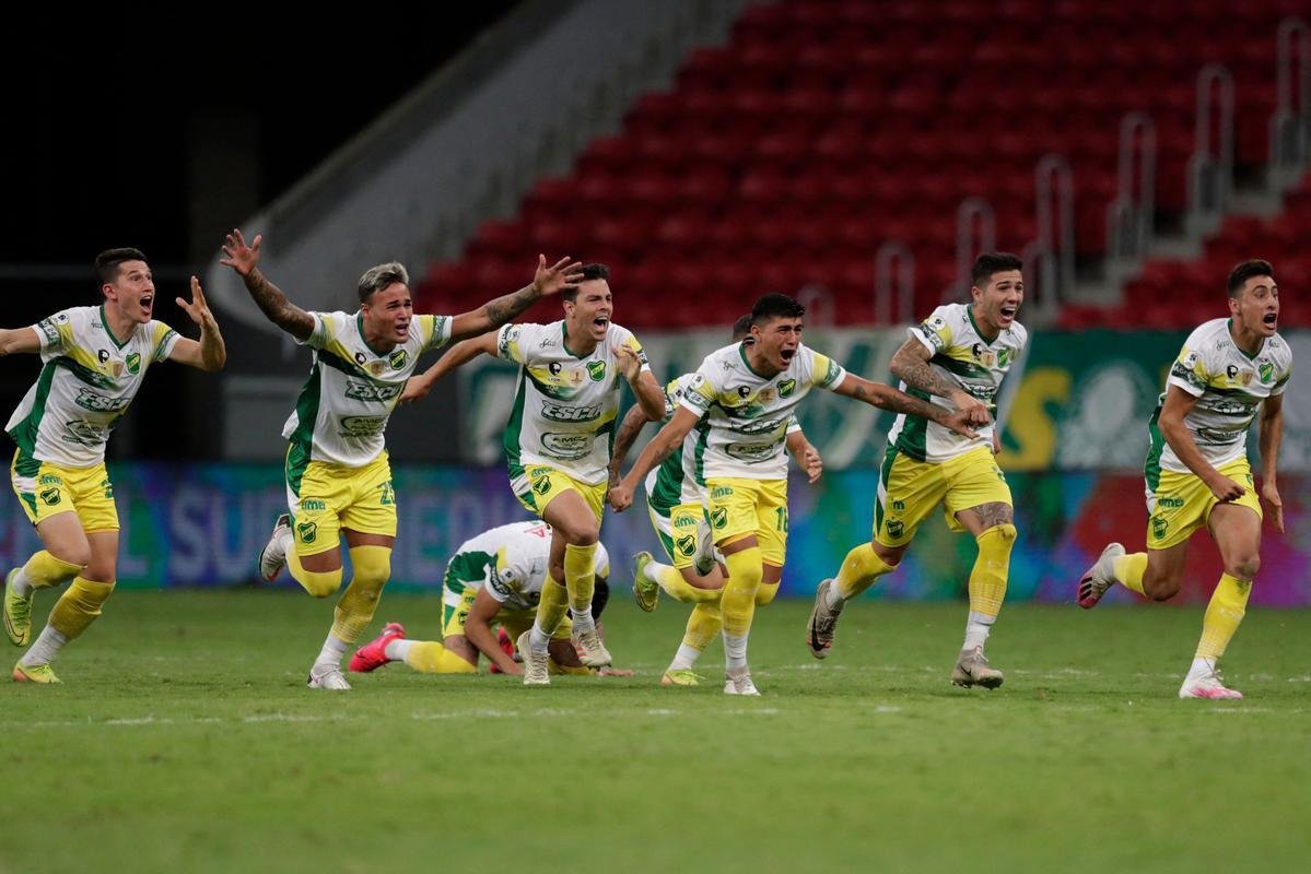 Defensa y Justicia derrotou o Palmeiras por 2 a 1 e levou a deciso para prorrogao e, posteriormente, cobrana de pnaltis. Nas batidas alternadas, venceu por 4 a 3.