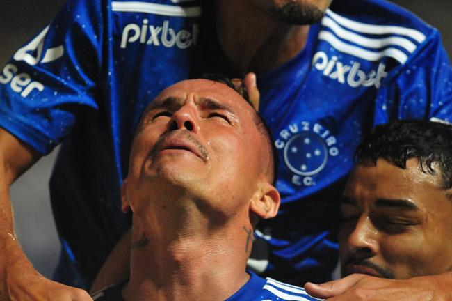 O Cruzeiro goleou o Náutico por 4 a 0 no Independência, em Belo Horizonte, na 26ª rodada da Série B