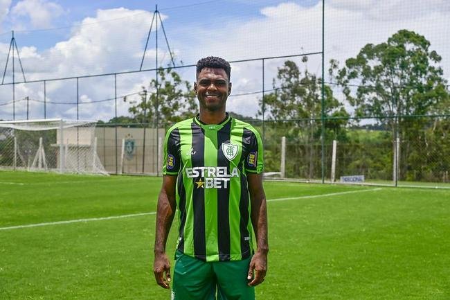 Zagueiro Wanderson  apresentado como reforo do Amrica