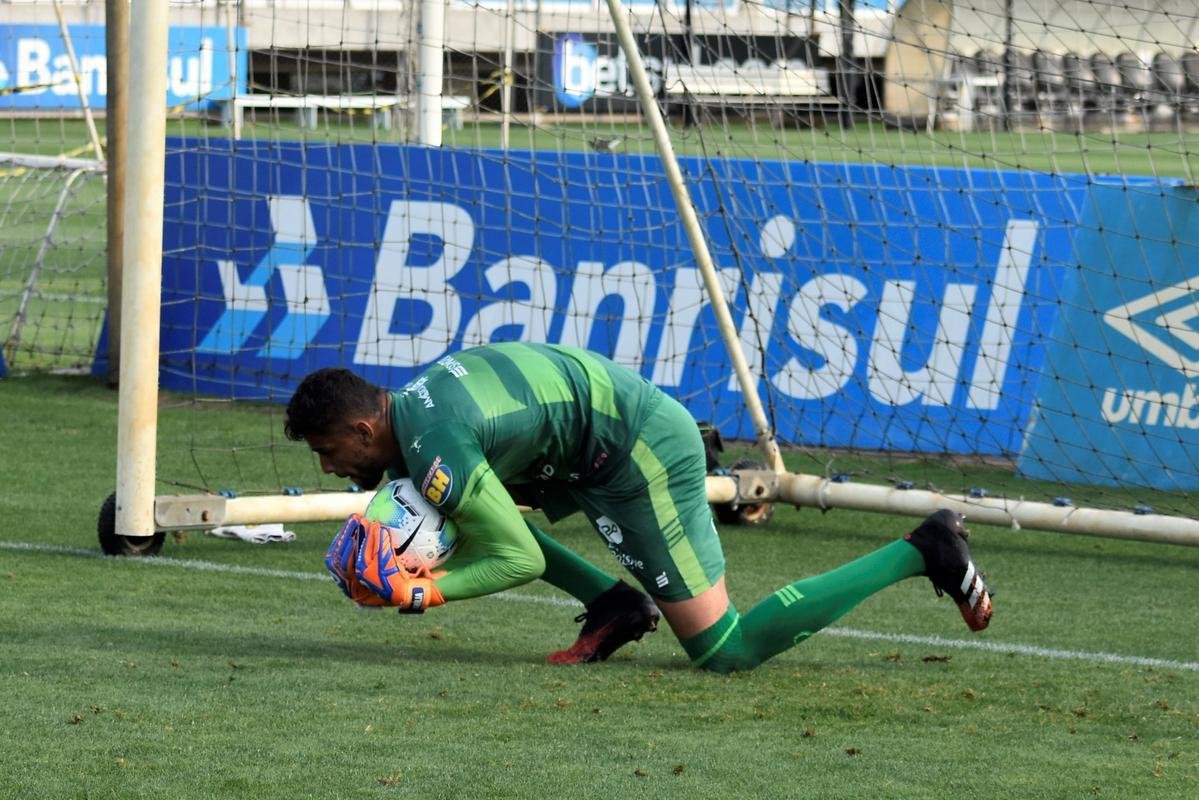 Nesta tera-feira, no CT do Grmio, em Porto Alegre, Lisca comandou atividades leves com bola e concluiu preparao do Amrica para o duelo contra o Internacional, pelas quartas de final da Copa do Brasil. Partida ser realizada nesta quarta-feira, s 21h30, no Beira-Rio.