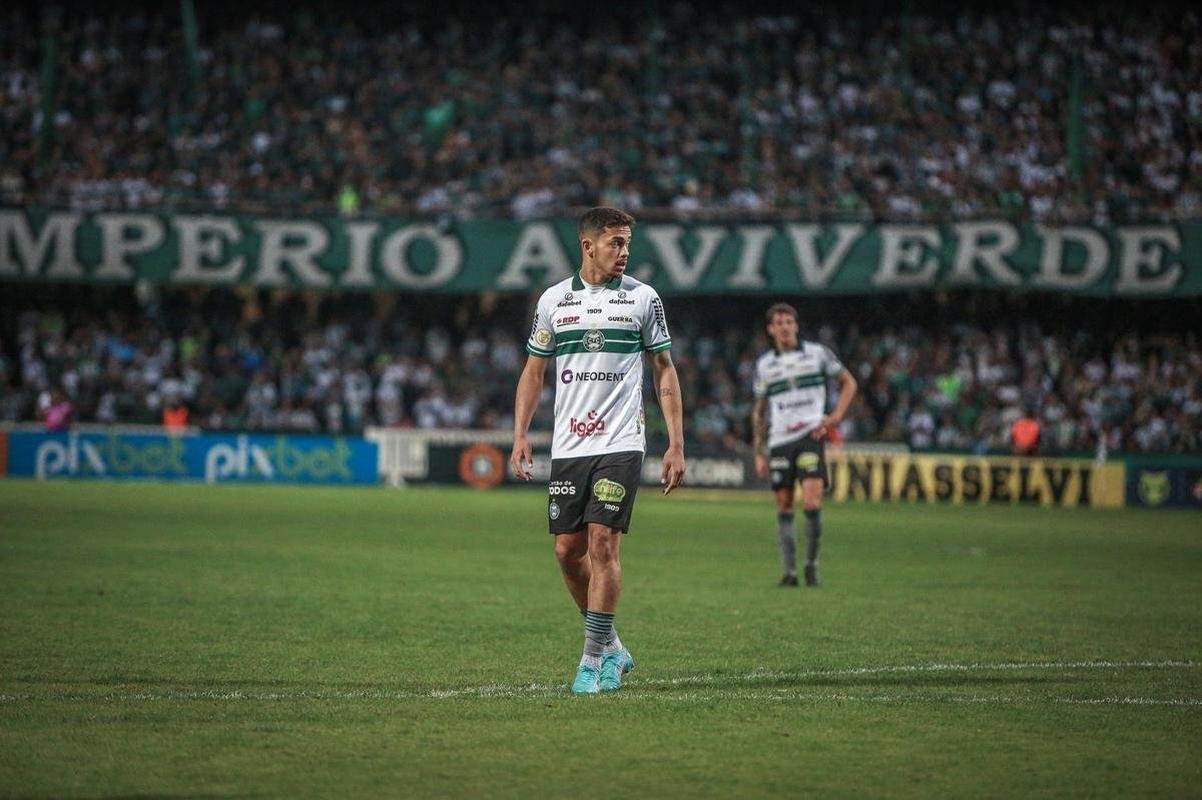 14. Coritiba - 4 pnaltis (3 convertidos)