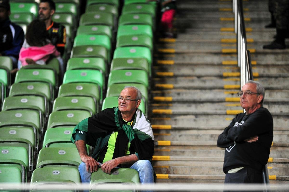 Empate do Amrica com o Oeste, no Independncia, pela Srie B, gerou preocupao na torcida; veja, na galeria, as faces do desnimo do torcedor do Coelho
