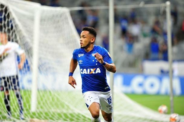 Rafinha ampliou para o Cruzeiro aps passe de Sass: 2 a 0