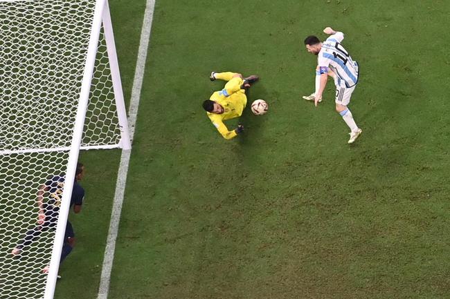 Na prorrogao, Messi fez mais um e recolocou a Argentina na frente da Frana: 3 a 2