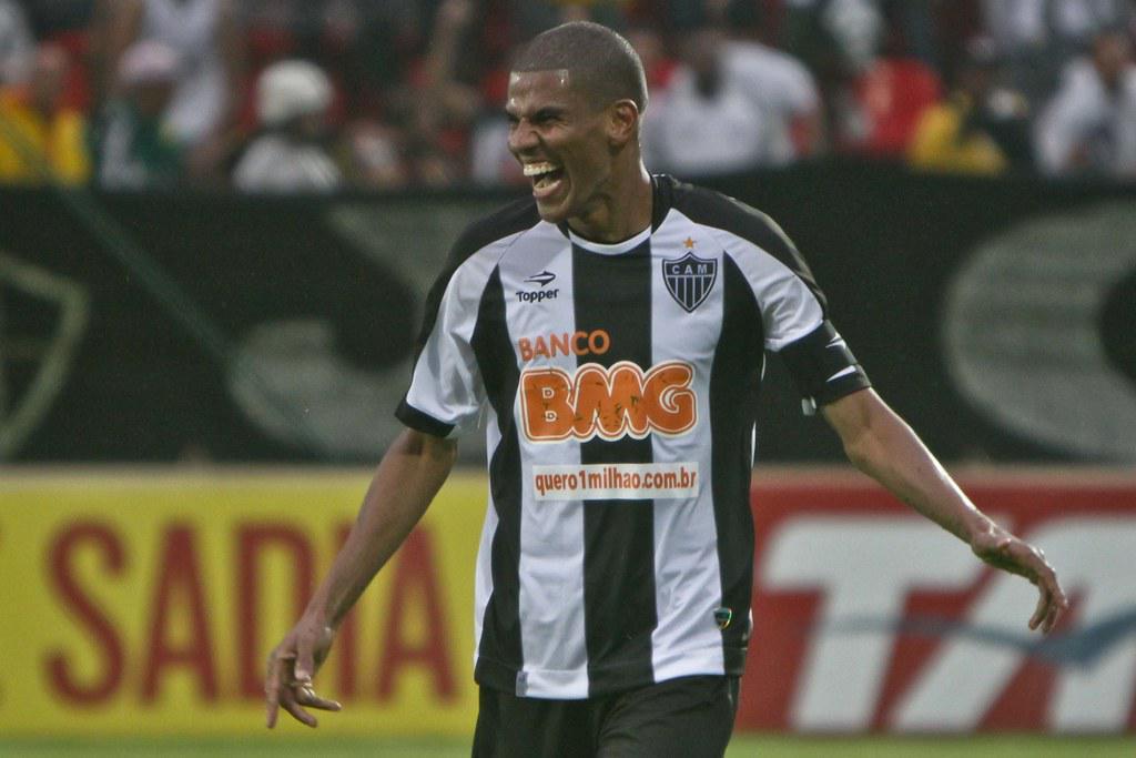 Leonardo Silva - zagueiro