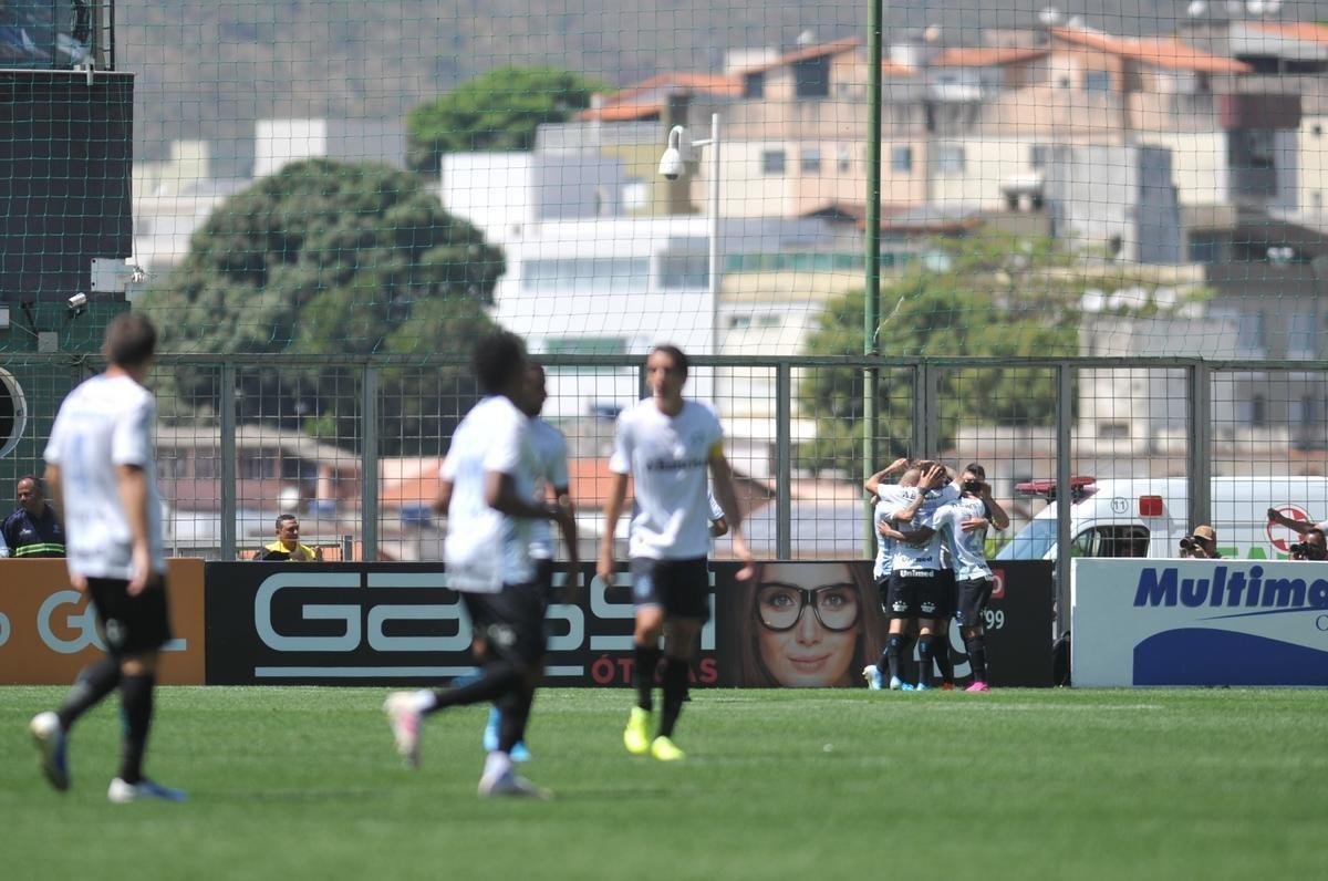 Lances da partida entre Cruzeiro e Grmio, no Independncia, pela 18 rodada do Campeonato Brasileiro