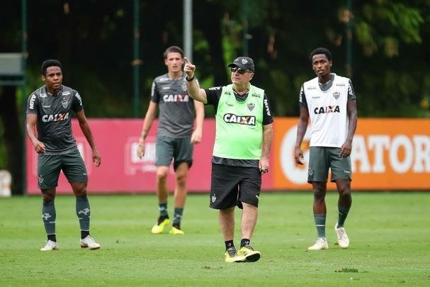 Veja, em fotos, como foi o primeiro treino de Levir Culpi nesta quinta passagem pelo Atlético