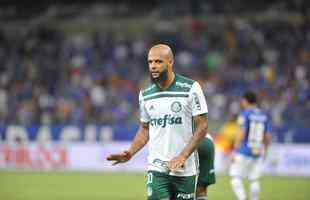 Depois do gol do Palmeiras, o jogo ficou tenso e com ataques alternados