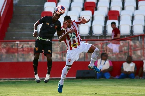 Nutico e Sport se enfrentaram nos Aflitos para o primeiro clssico do ano de 2020 no futebol brasileiro