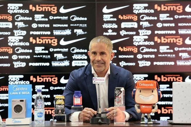 Sylvinho, treinador (Corinthians)