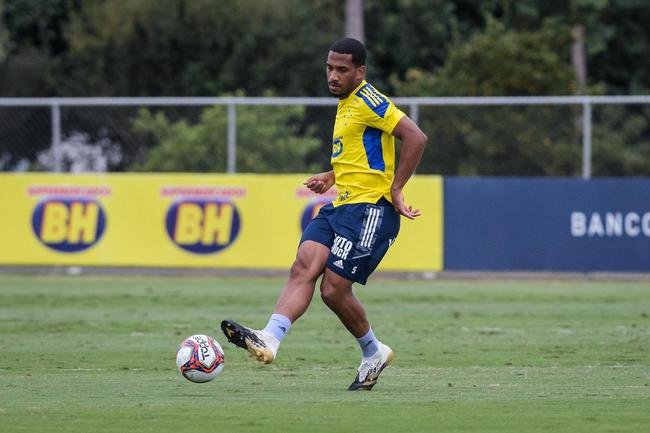 Jogadores do Cruzeiro realizaram primeiro treino sob comando de Mozart nesta sexta-feira (11/06)
