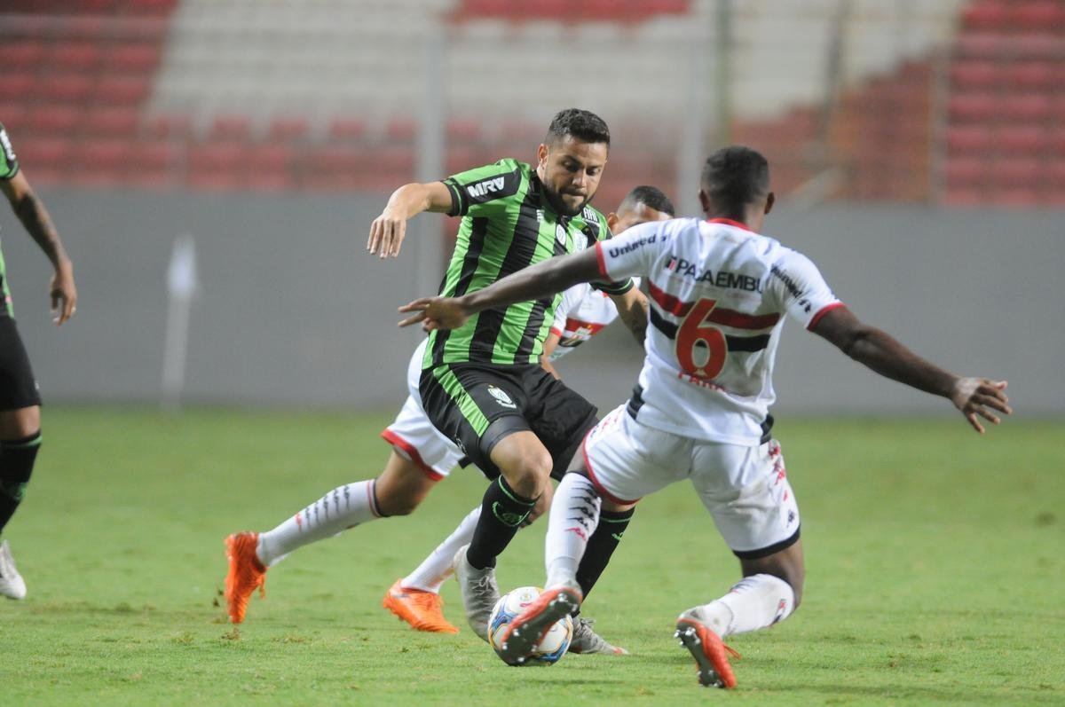 Fotos do segundo tempo da partida entre Amrica e Botafogo-SP, no Independncia