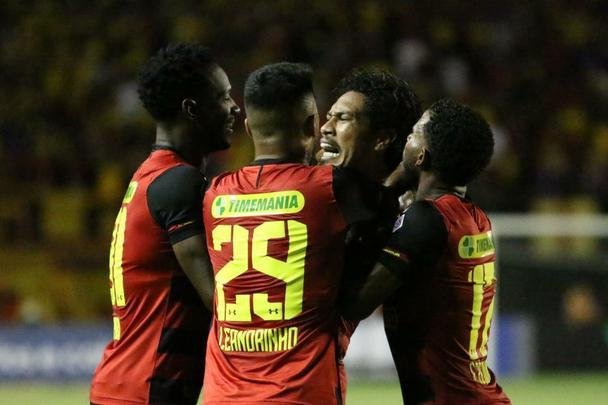 Contra o Londrina, veio o hat-trick. Três gols em uma única partida
