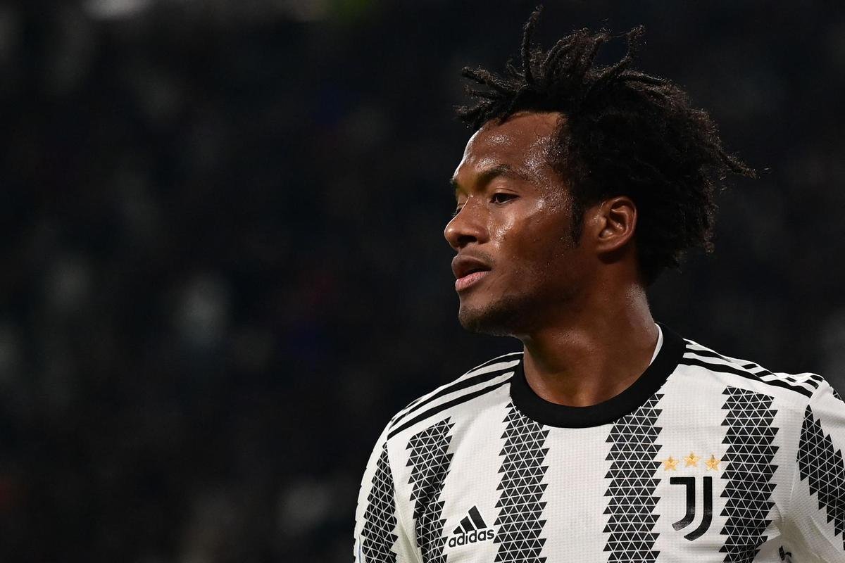Juan Cuadrado, meio-campista da Juventus (Itlia) - contrato at 30/06/2023