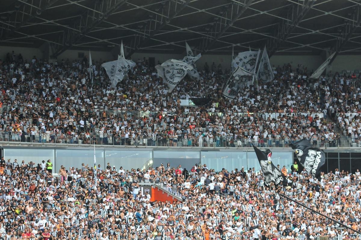Fotos das torcidas de Atltico e Amrica no clssico deste domingo, no Mineiro, pela 10 rodada do Estadual