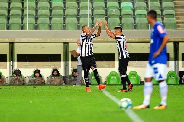 Aps por 2 a 2 no tempo normal, Cruzeiro derrotou Atltico por 4 a 2 nas penalidades e se sagrou campeo de torneio indito. Em 2018, clube celeste disputar a Copa Libertadores da categoria