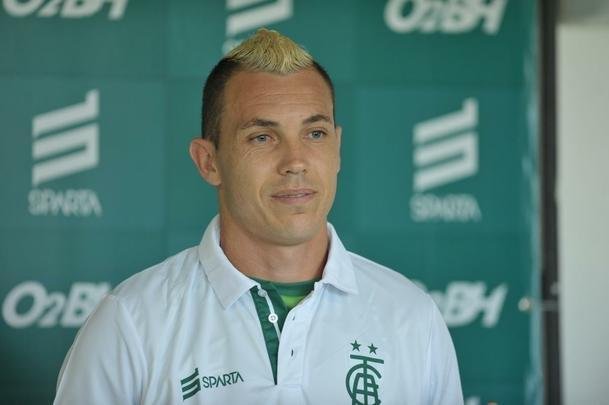 Atacante Marcelo Toscano e meia Felipe Azevedo reforam o Amrica para a disputa da Srie B de 2019