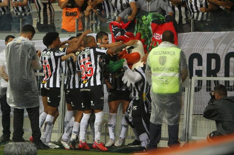 Festa de Hulk com os dois marcados sobre o Juventude no Mineiro