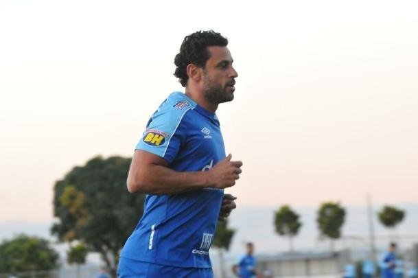 Cruzeiro iniciou sua intertemporada nesta segunda-feira na Toca da Raposa II. Tcnico Mano Menezes contou com elenco completo. Grupo agora comea preparao para decises com Atltico na Copa do Brasil, River Plate na Copa Libertadores e 29 rodadas restantes do Campeonato Brasileiro