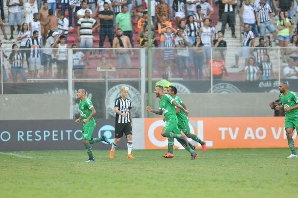 Atltico e Chapecoense fizeram jogo movimentado na tarde deste sbado