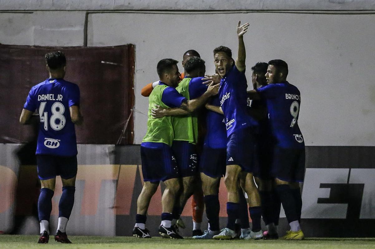 Neste sbado (18/2), o Cruzeiro visitou o Alapo do Bonfim, em Nova Lima, para medir foras com o Villa Nova, pela 6 rodada do Campeonato Mineiro.