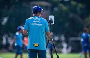 Fotos do treino do Cruzeiro desta sexta-feira, na Toca da Raposa II. Rogrio Ceni monta equipe para jogo deste sbado, s 19h, no Allianz Parque, contra o Palmeiras, pelo Campeonato Brasileiro.