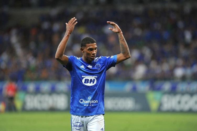 Festa do time do Cruzeiro e da torcida no Mineiro com a confirmao da vaga na final do Campeonato Mineiro. Raposa venceu o Athletic novamente, dessa vez por 2 a 1, e agora aguarda Atltico ou Caldense na deciso