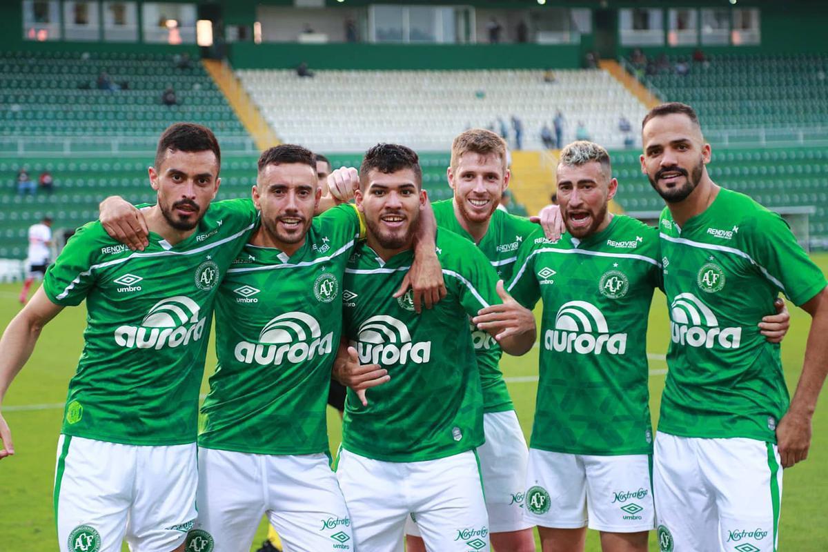 Bruno Silva - O jovem atacante teve algumas chances com Sampaoli no Atlético, mas não agradou muito. Por isso, foi devolvido à Chapecoense (Galo ainda pode comprar o jogador em fevereiro do próximo ano). De volta ao clube de origem, foram dois gols em quatro partidas. Depois, ele sofreu uma lesão muscular na coxa direita e ainda não retornou aos gramados.
