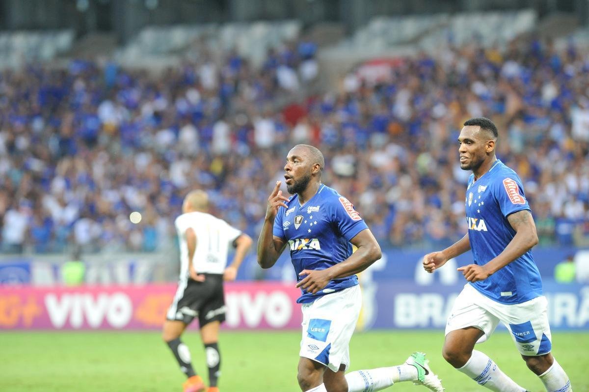 Manoel (zagueiro) - 3 gols