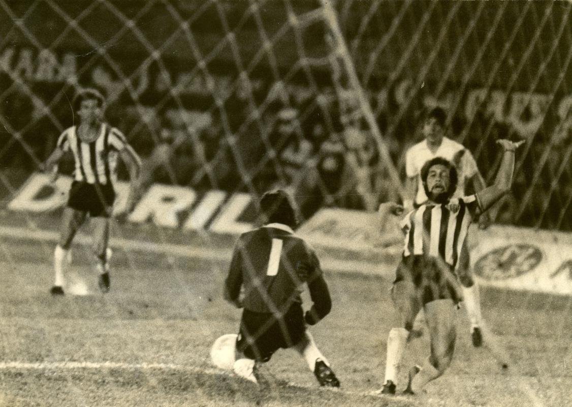 O Atltico deu o troco no River Plate no segundo confronto, vlido tambm pela fase semifinal da Copa Libertadores de 1978. No Mineiro, vitria alvinegra por 1 a 0, gol de Marinho, aos 38 minutos do segundo tempo.