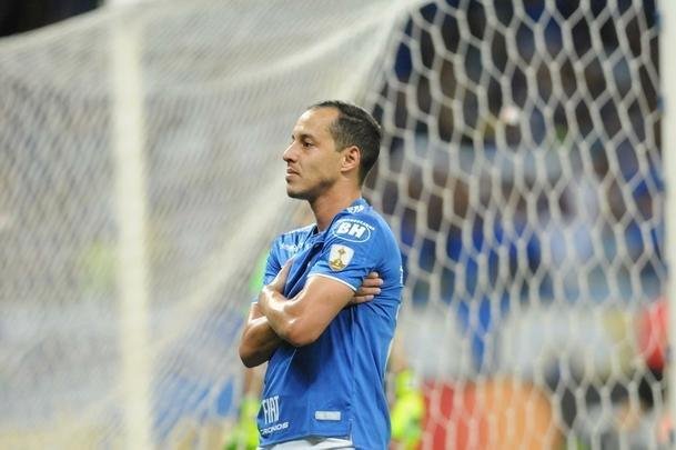 Fotos do jogos entre Cruzeiro e Deportivo Lara no Mineiro