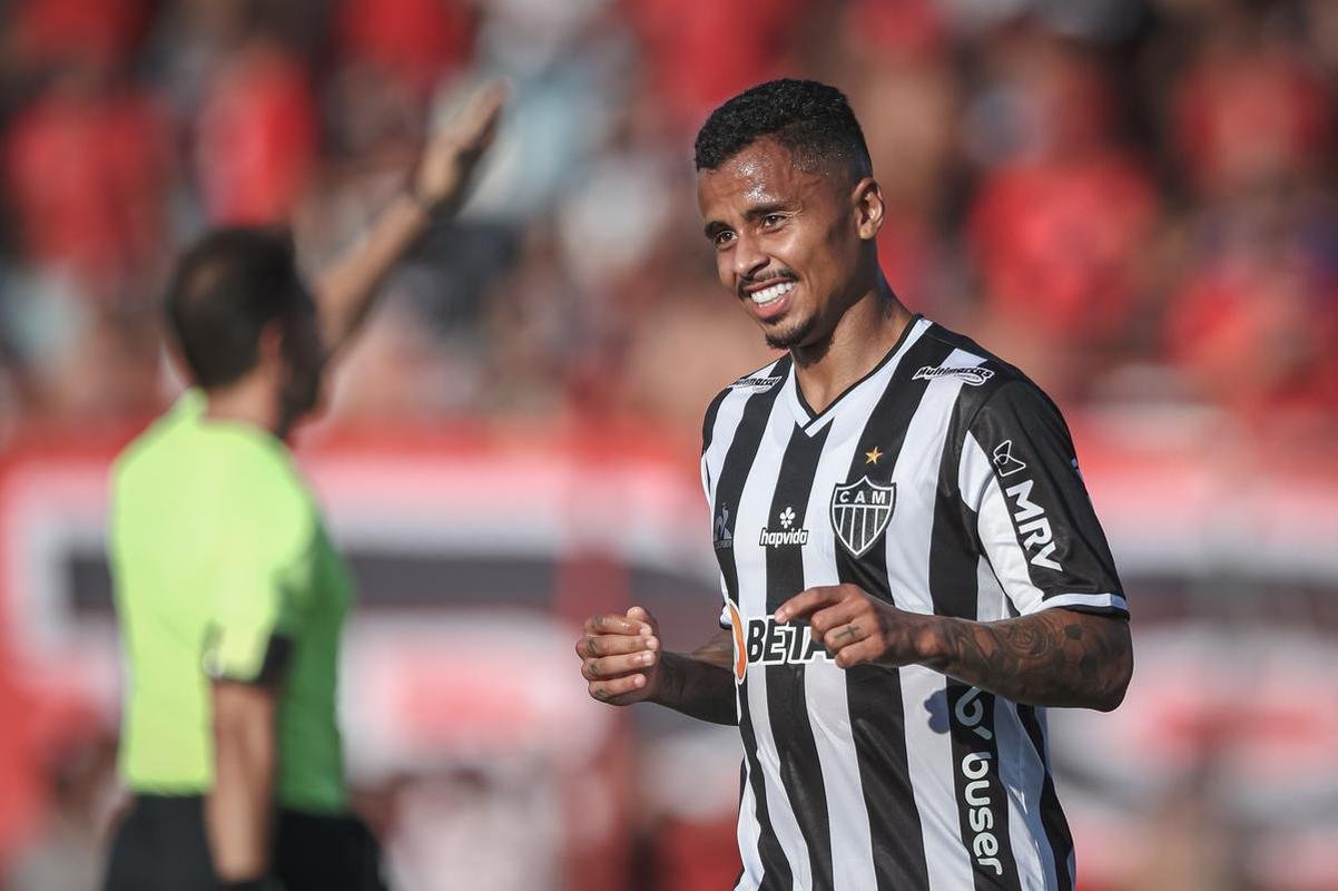 Fotos do jogo entre Pouso Alegre e Atltico, pelo Mineiro