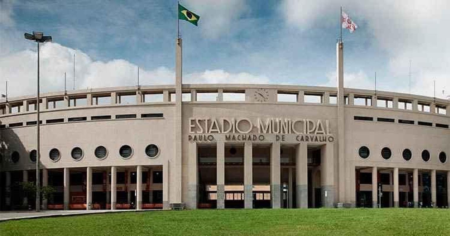 Pacaembu - um jogo e uma derrota. Foi um gol marcado e dois sofridos
