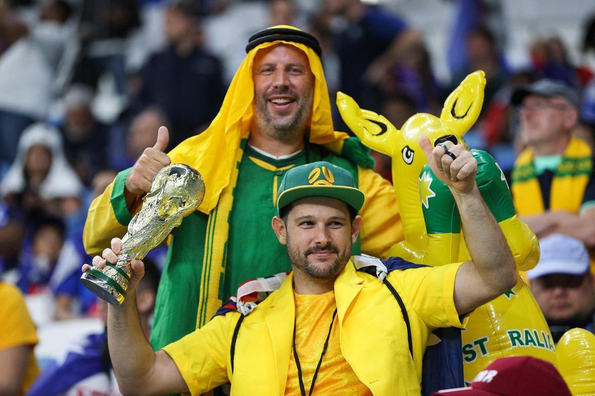 Imagens dos torcedores no jogo entre Frana e Austrlia, pelo Grupo D da Copa do Mundo