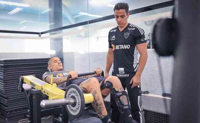 Lateral-esquerdo Guilherme Arana foi quem teve a leso mais grave na temporada do Atltico
