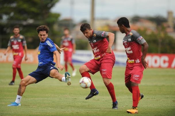 Cruzeiro e Guarani de Divinpolis se enfrentam em jogo-treino neste sbado na Toca II