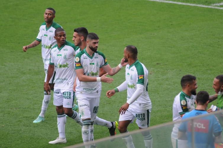 América e Athletico-PR se enfrentaram no Independência, pela 20ª rodada da Série A do Brasileiro