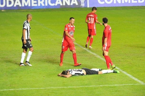 Fotos do primeiro tempo de Atltico x Unin La Calera, no Independncia, pela Sul-Americana