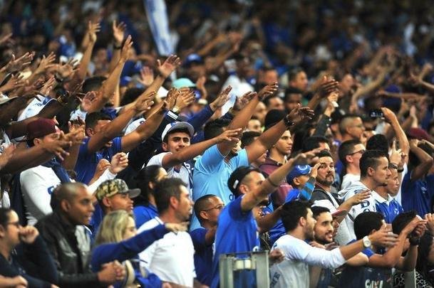 No segundo tempo, Fbio salvou Cruzeiro em dois lances, aos 25 e aos 26. Mas, aos 30, Edenlson marcou o gol do Internacional, em rebote de falta cobrada por Paolo Guerrero. 